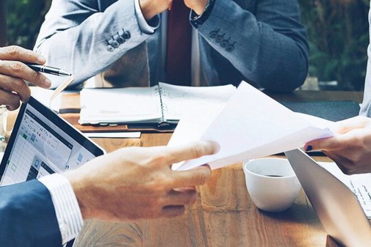 how_to_run_an_effective_business_meeting_-_a_step-by-step_guide-min.jpg__1200x630_q90_crop_subsampling-2_upscale